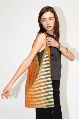 YBAG CLAUDIA OCHER
